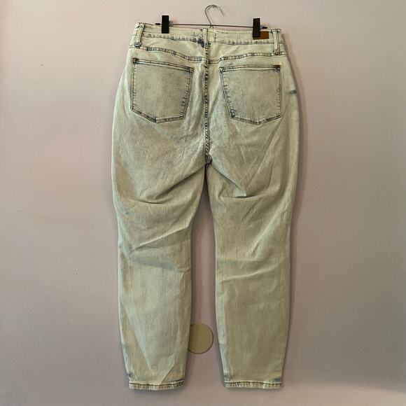 Judy Blue Women's size 16W Slim Fit Light Wash Jeans Minimalist Stretchy - Picture 5 of 10